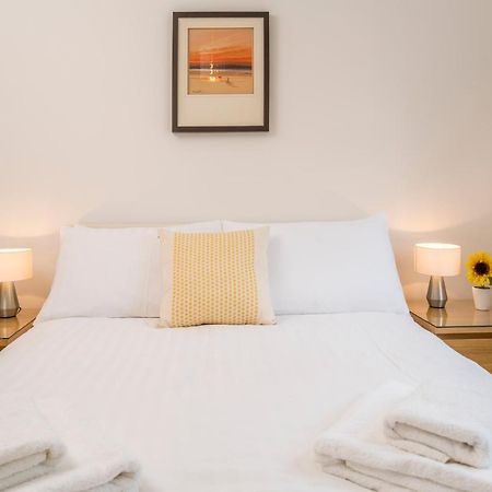 Splendid Apartment Near Vauxhall Tube ลอนดอน ภายนอก รูปภาพ