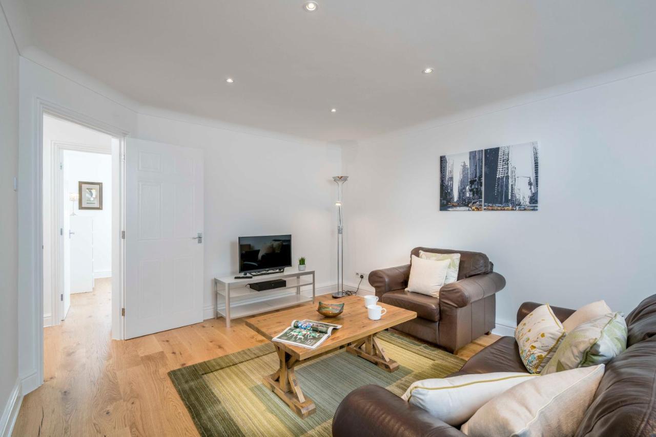 Splendid Apartment Near Vauxhall Tube ลอนดอน ภายนอก รูปภาพ